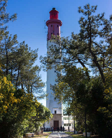 Phare rouge et blanc du Cap Ferret - Bassin d'Arcachon